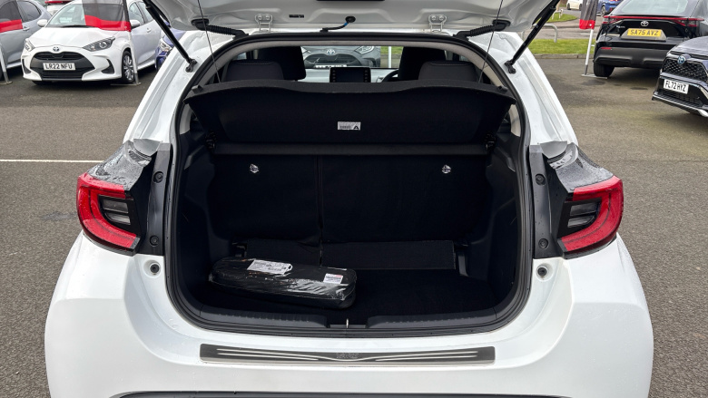 Toyota Yaris 1.5 Hybrid Design 5dr CVT Hybrid Hatchback